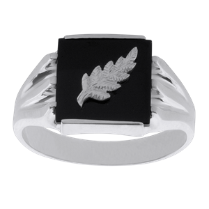 <p>Onyx and fern ring with box.</p>